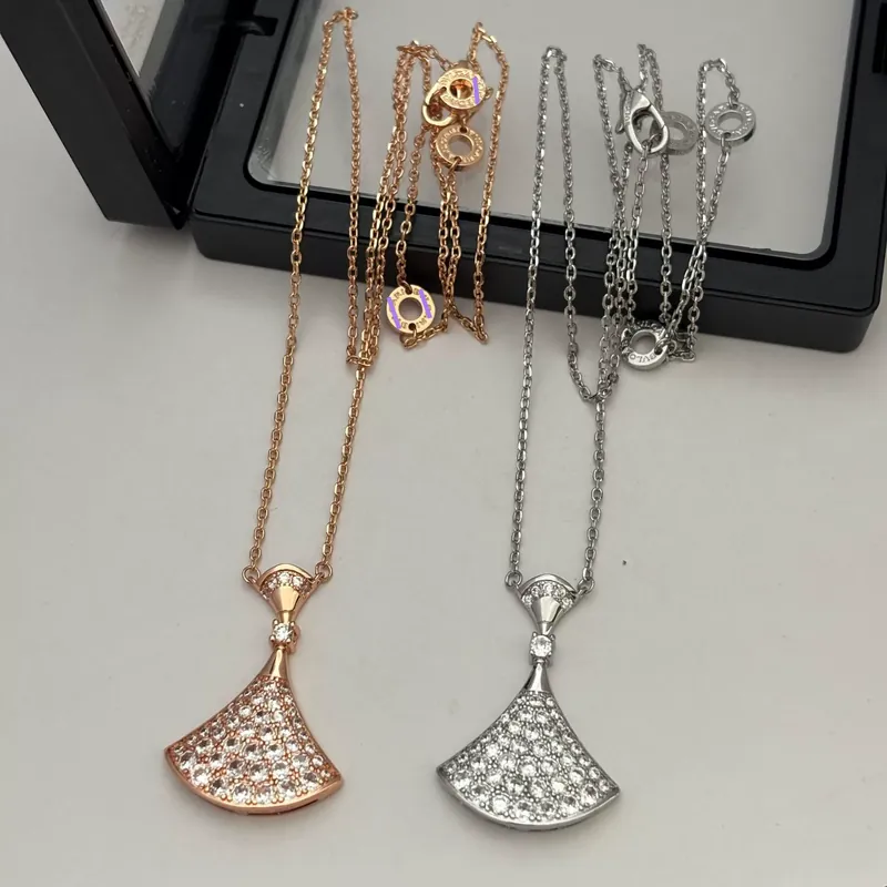 Zircon Fan Pendant Necklace Sparkling