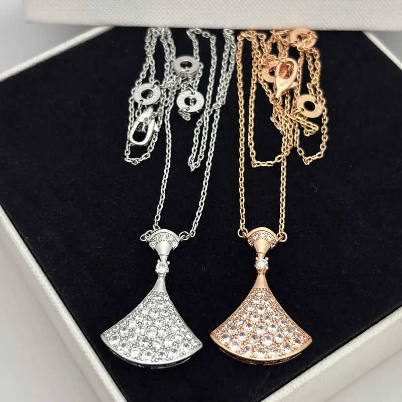 Zircon Fan Pendant Necklace Sparkling