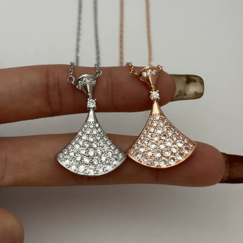 Zircon Fan Pendant Necklace Sparkling