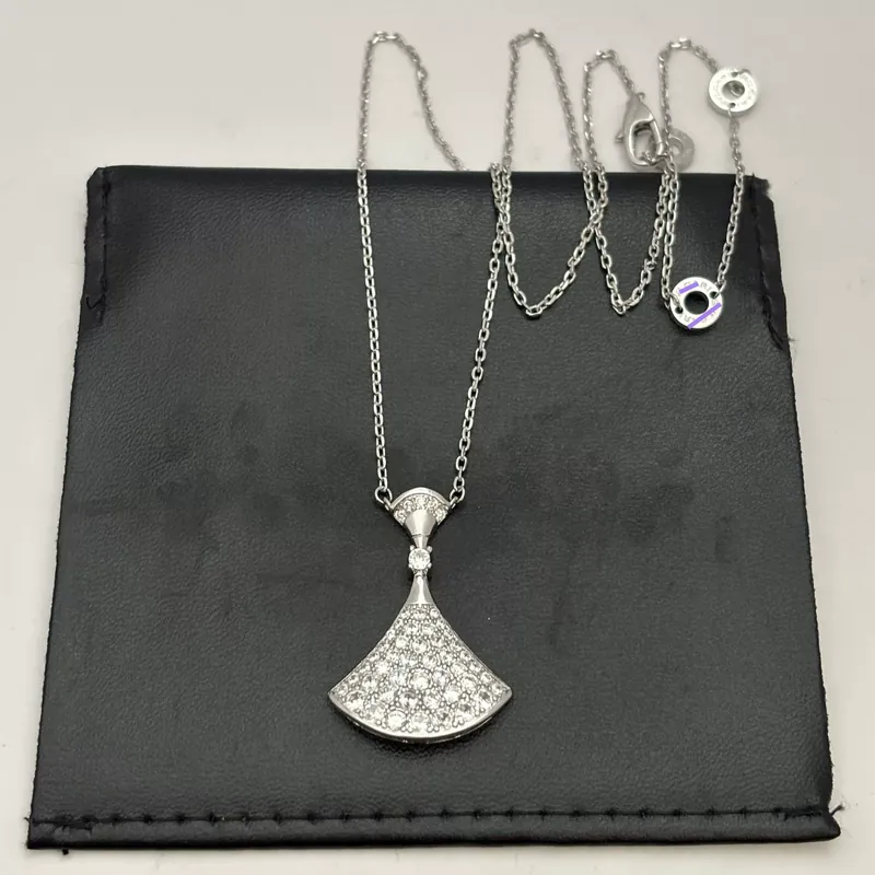 Zircon Fan Pendant Necklace Sparkling