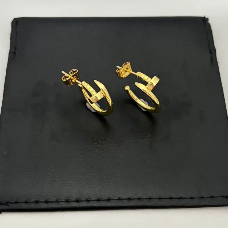 Metal Screw Stud Earrings Light Luxury