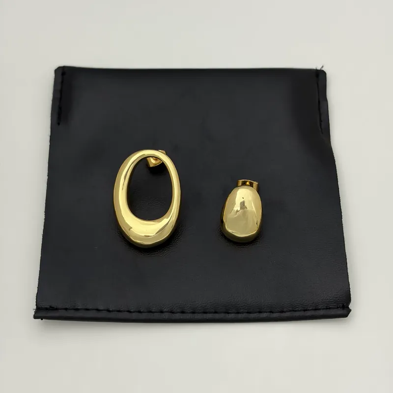 Metal Asymmetric Oval Earrings Arc de Triomphe
