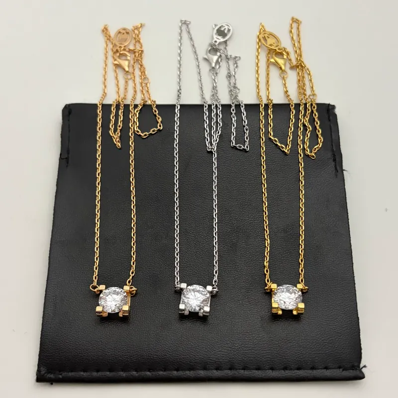 Zircon Horn Pendant Necklace 1 Carat