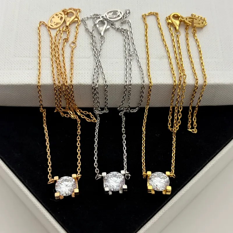 Zircon Horn Pendant Necklace 1 Carat