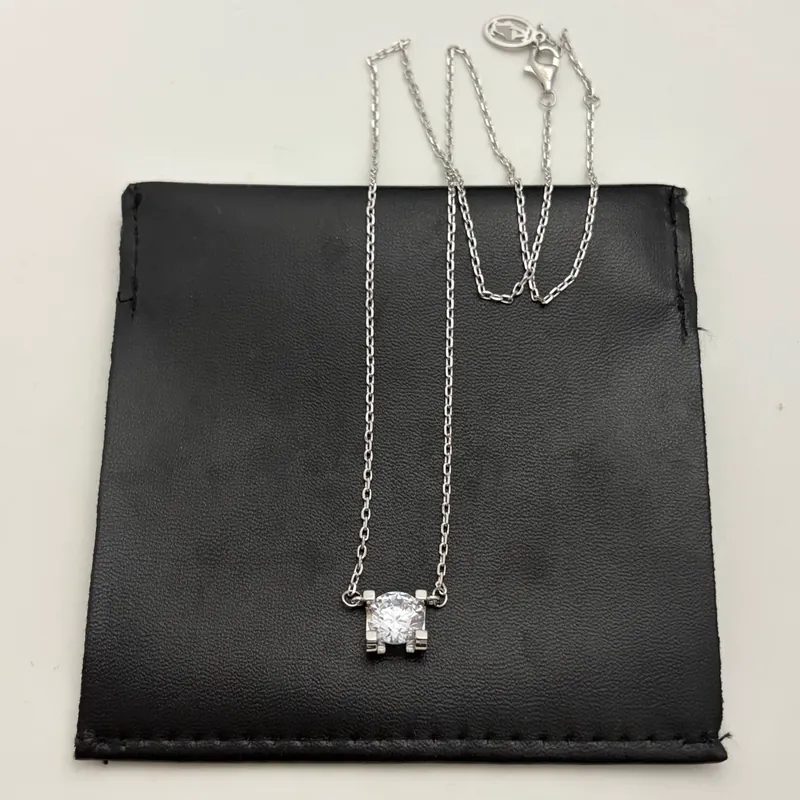 Zircon Horn Pendant Necklace 1 Carat
