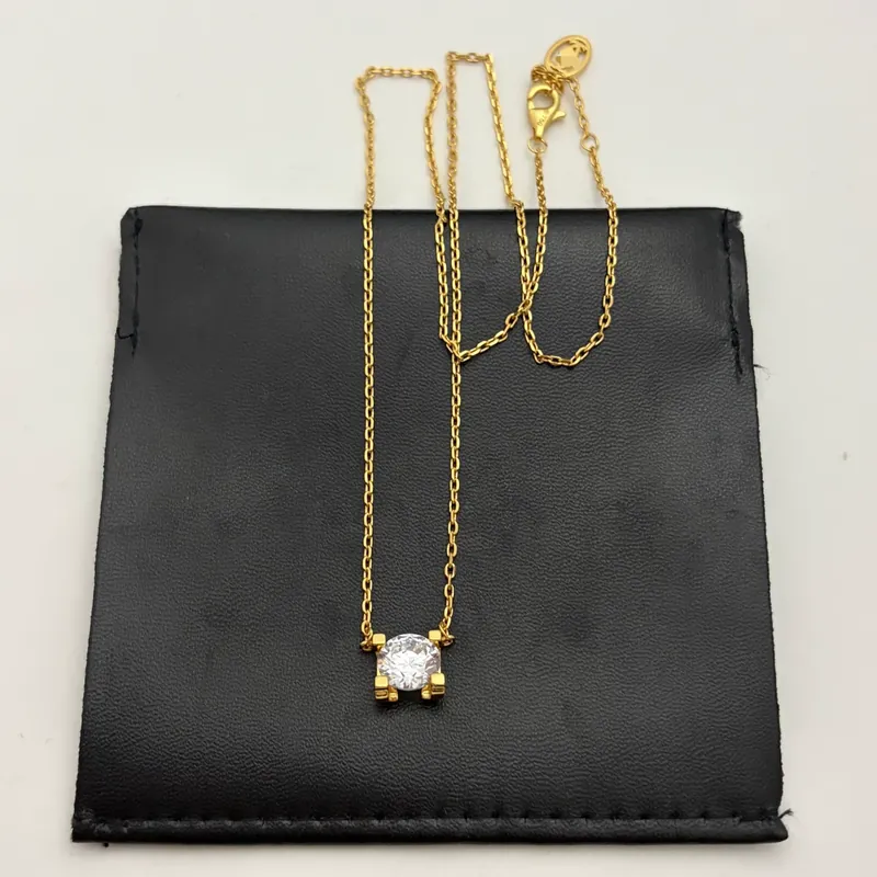 Zircon Horn Pendant Necklace 1 Carat