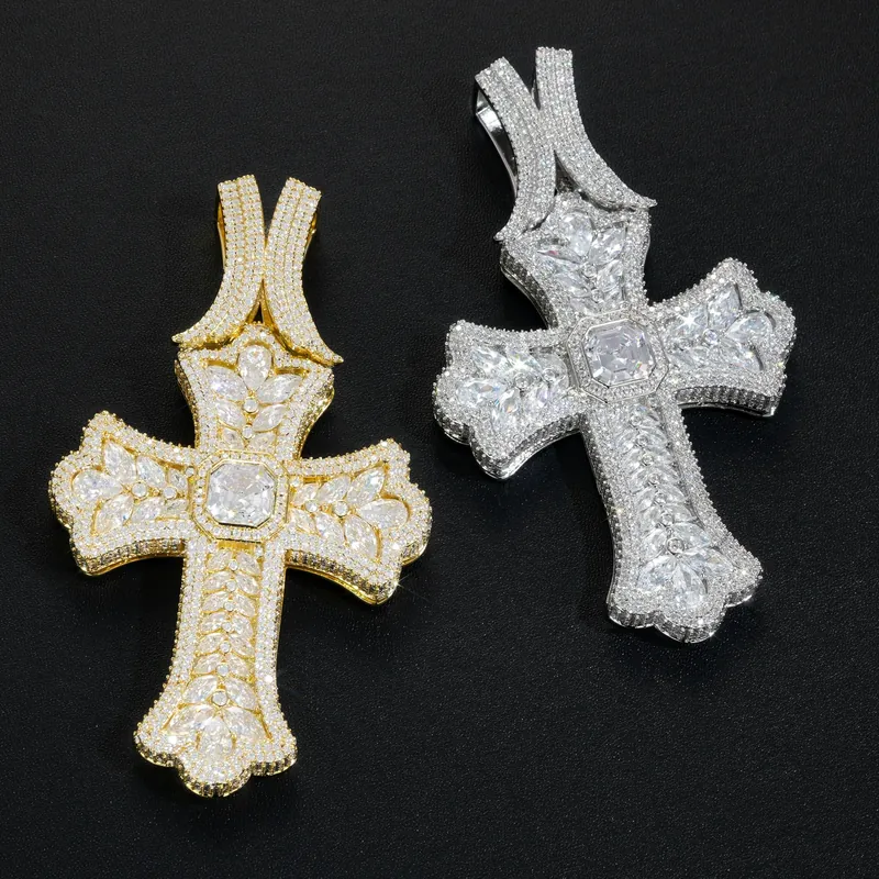 Collar de Cobre con Dije de Cruz y Circonita
