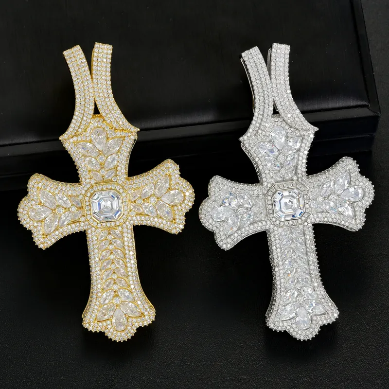 Collar de Cobre con Dije de Cruz y Circonita