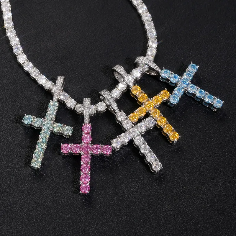 Collier pendentif croix en cuivre et moissanite
