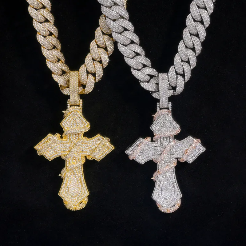 Collier pendentif croix épine en acier titane et zircon