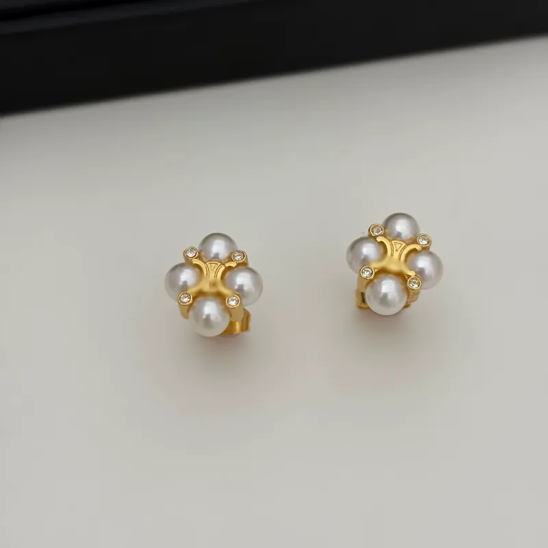 Pearl Flower Earrings with Zircon