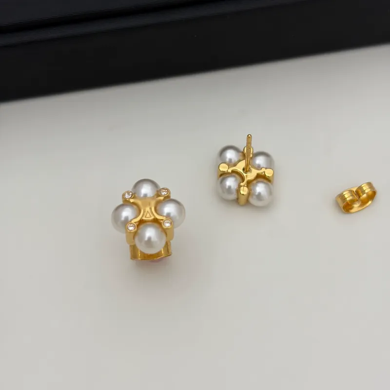 Pearl Flower Earrings with Zircon