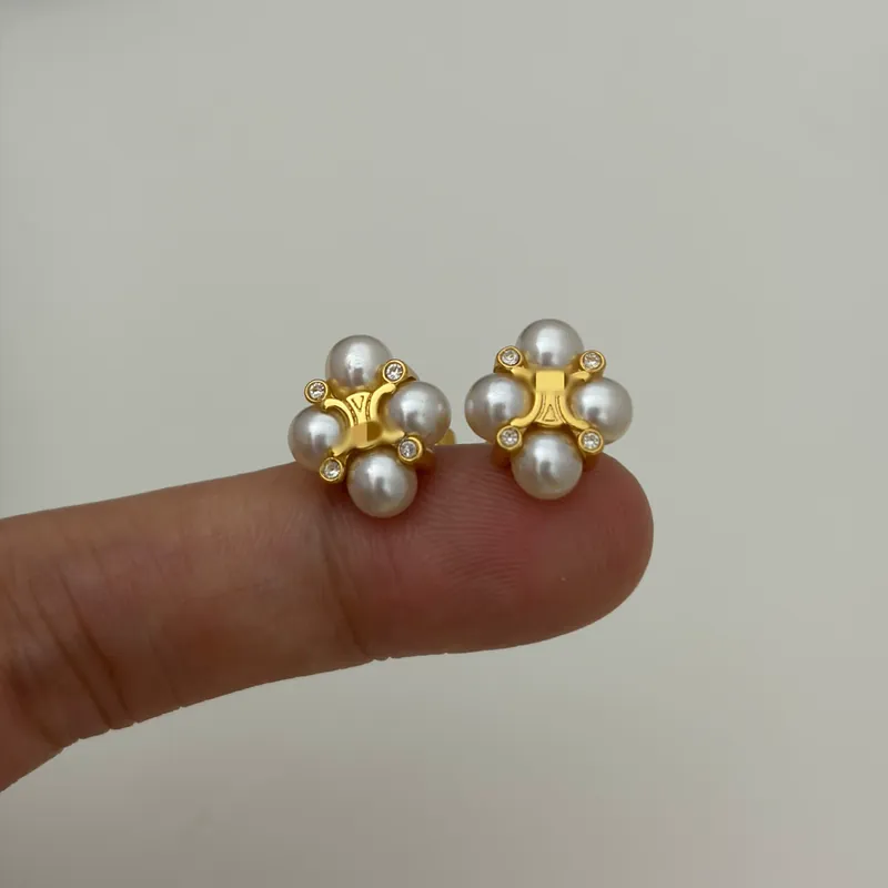 Pearl Flower Earrings with Zircon