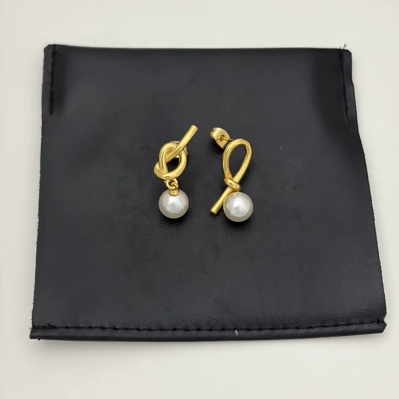 Pearl Twisted Earrings Asymmetric