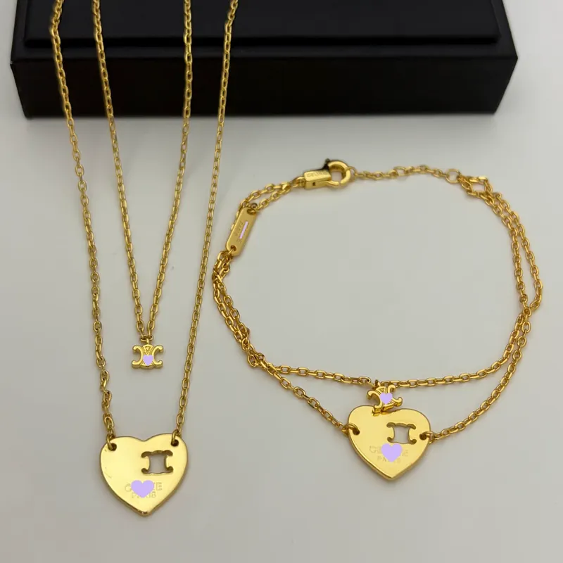 Collar de acero de titanio corazón en capas