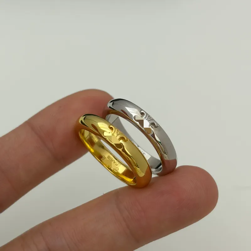 Gold Arc de Triomphe Embossed Ring Vintage Band