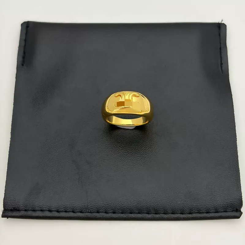 Gold Arc de Triomphe Embossed Ring Women's Vintage Style
