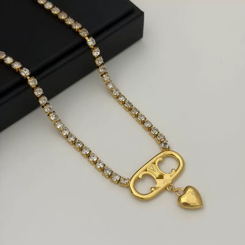 Collier ras du cou avec pendentif cœur Arc de Triomphe en zircon, doux