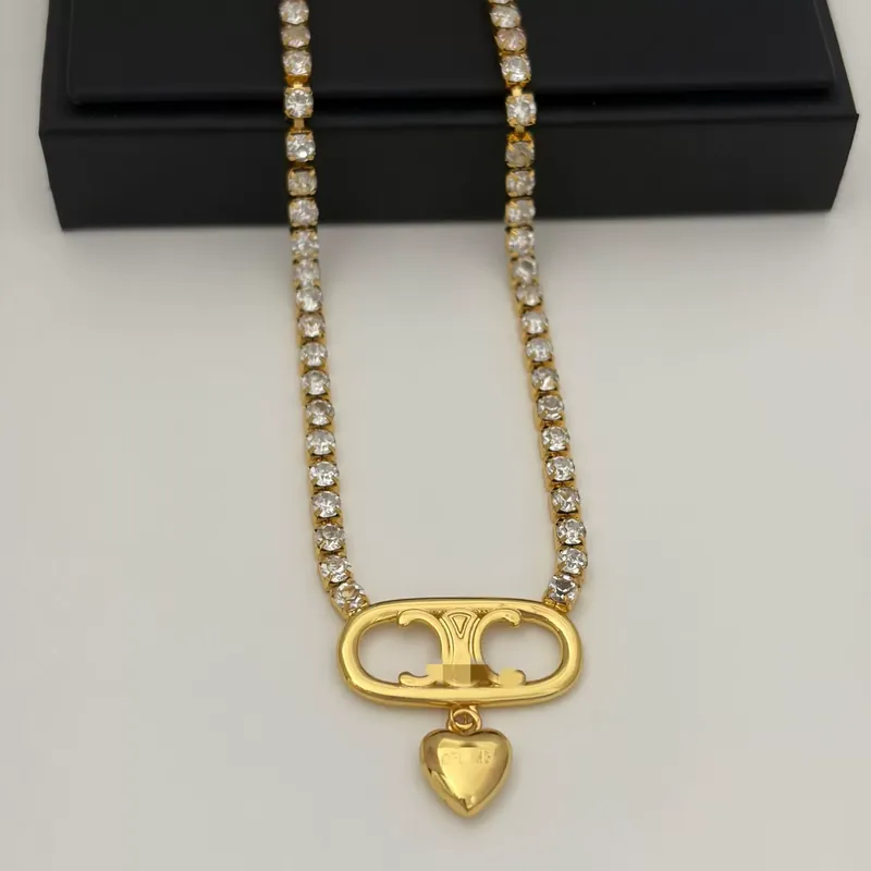 Collier ras du cou avec pendentif cœur Arc de Triomphe en zircon, doux
