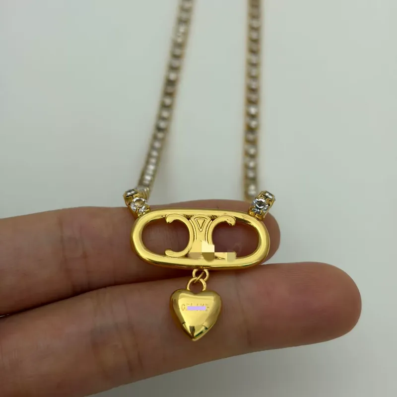 Collier ras du cou avec pendentif cœur Arc de Triomphe en zircon, doux