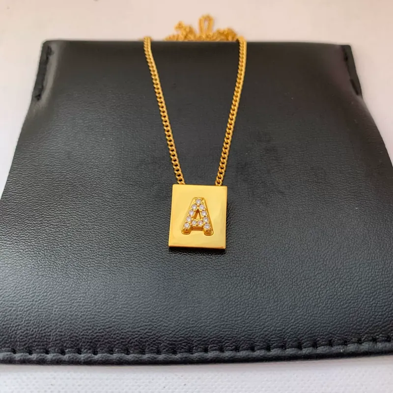 Gold Kubischer Buchstabe Anhänger Halskette Zirkonia Choker