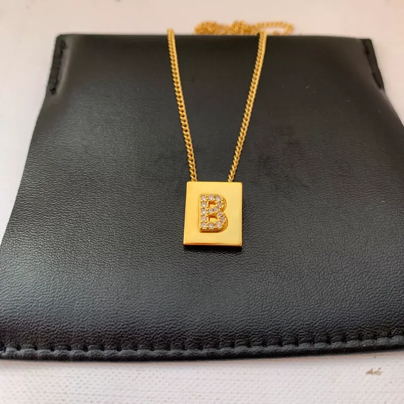 Gold Kubischer Buchstabe Anhänger Halskette Zirkonia Choker