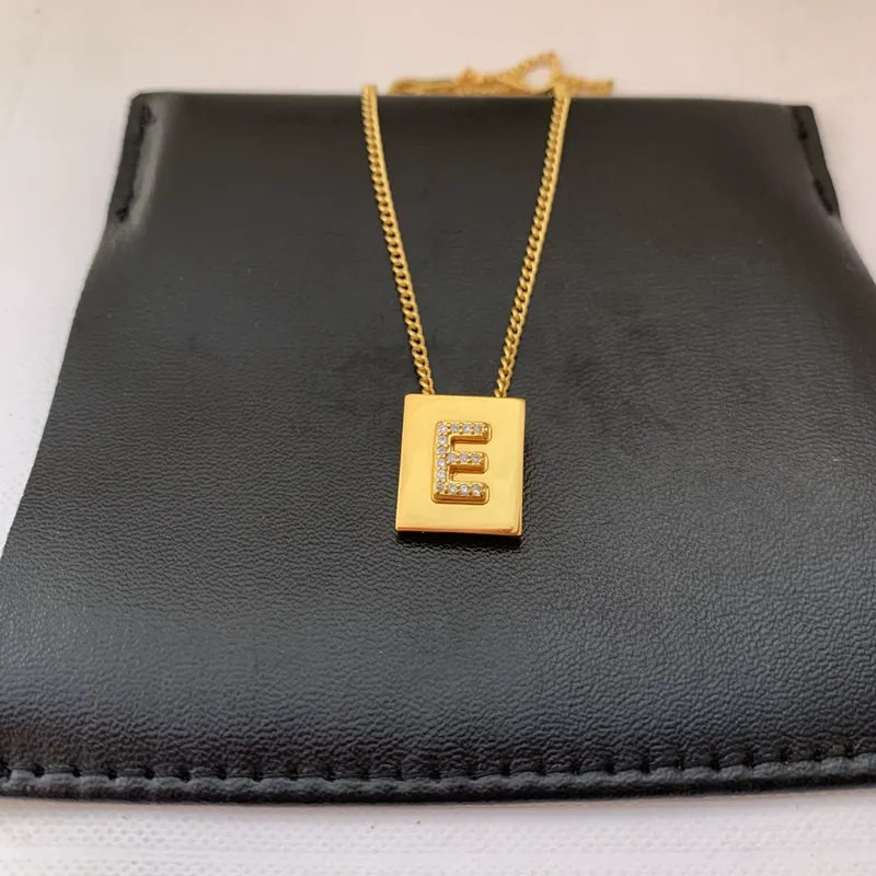 Gold Kubischer Buchstabe Anhänger Halskette Zirkonia Choker