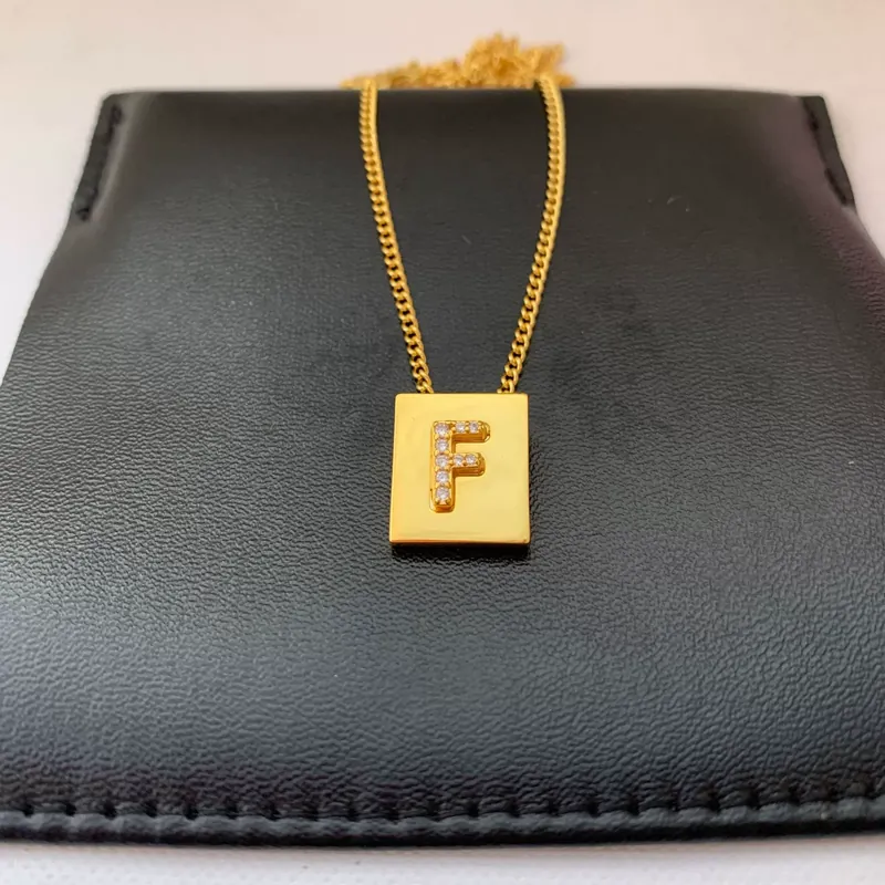 Gold Kubischer Buchstabe Anhänger Halskette Zirkonia Choker
