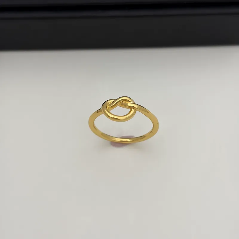Gold Heart Knot Ring Arc de Triomphe Style Minimalist