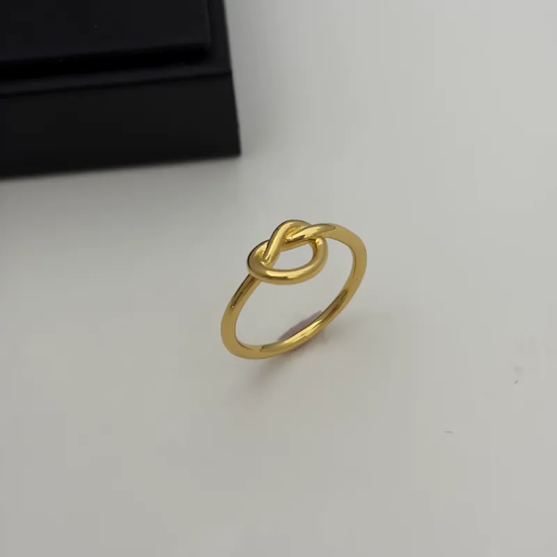 Gold Heart Knot Ring Arc de Triomphe Style Minimalist