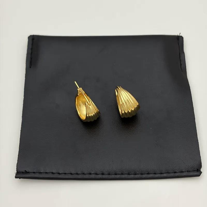 Shell Texture Earrings French Style