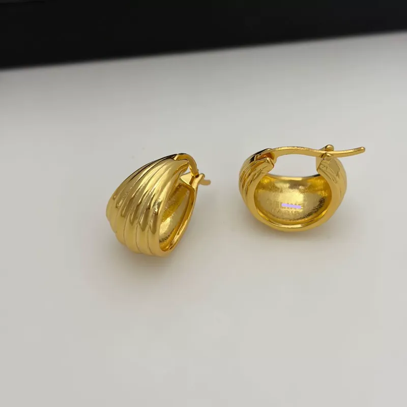 Shell Texture Earrings French Style