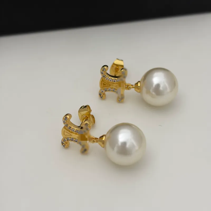 Boucles d'oreilles à clous perle et zircon style français