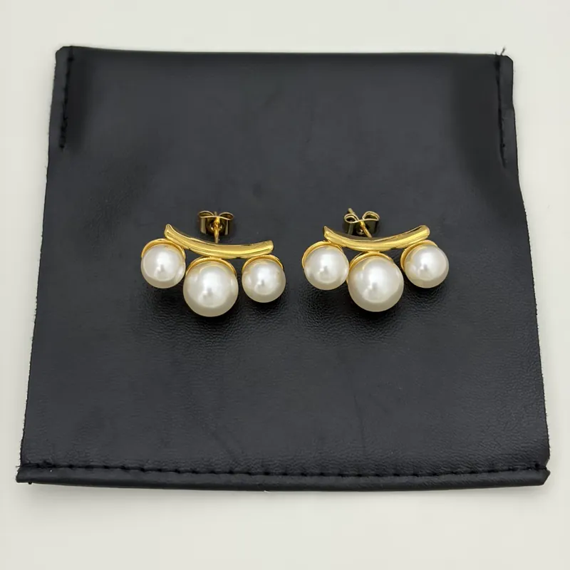 Pearl Stud Earrings Arc Design