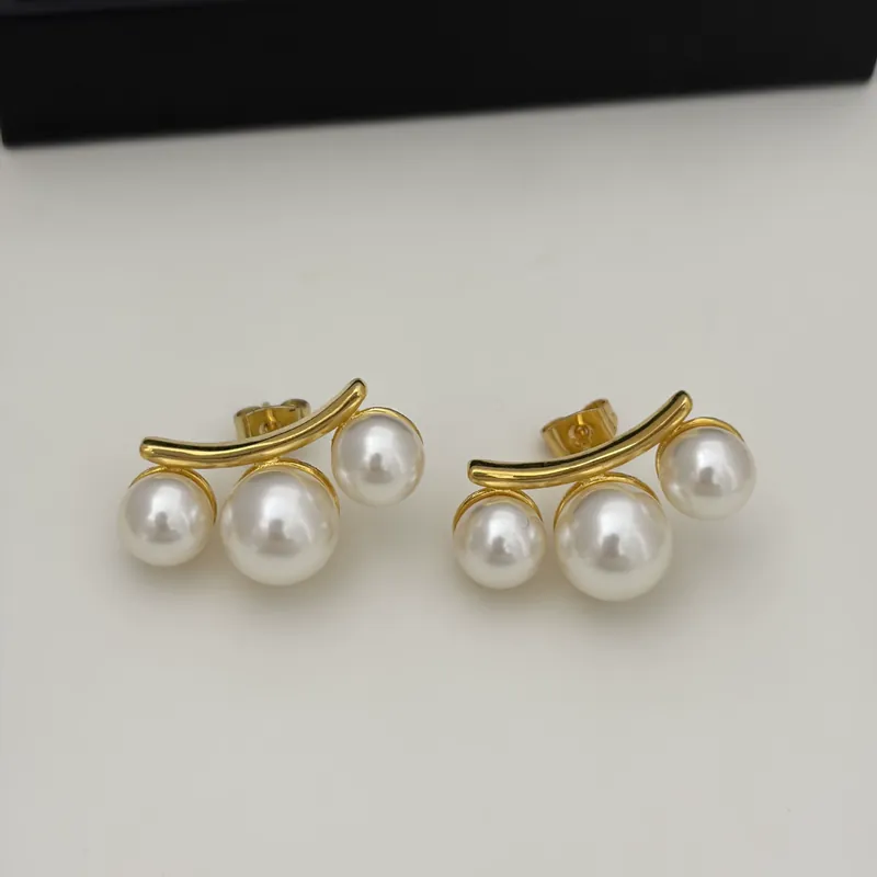 Pearl Stud Earrings Arc Design