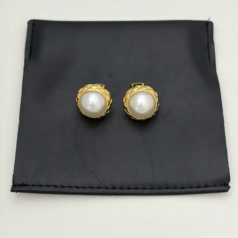 Pearl Earrings Checkered Pattern