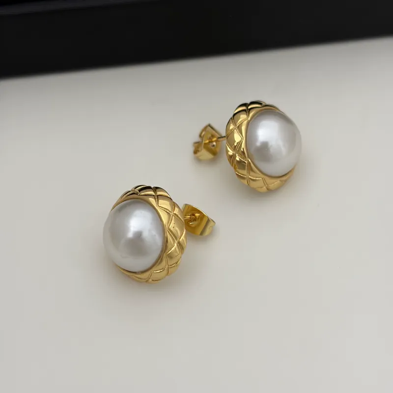 Pearl Earrings Checkered Pattern
