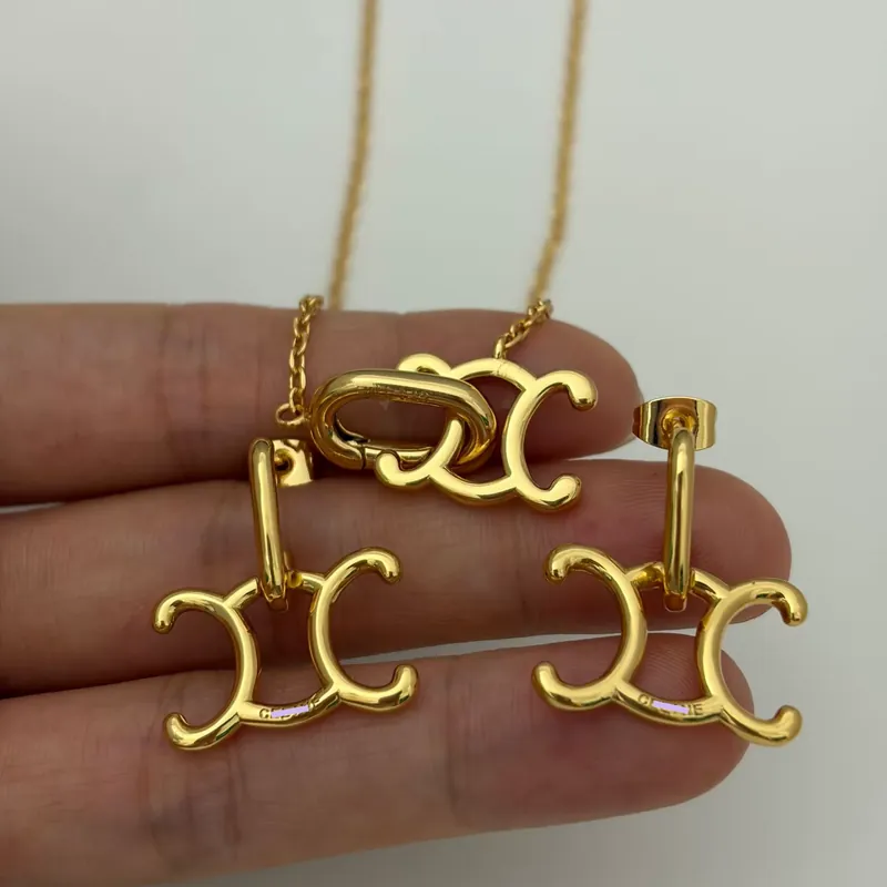 Hollow Necklace Earrings Set Fashion