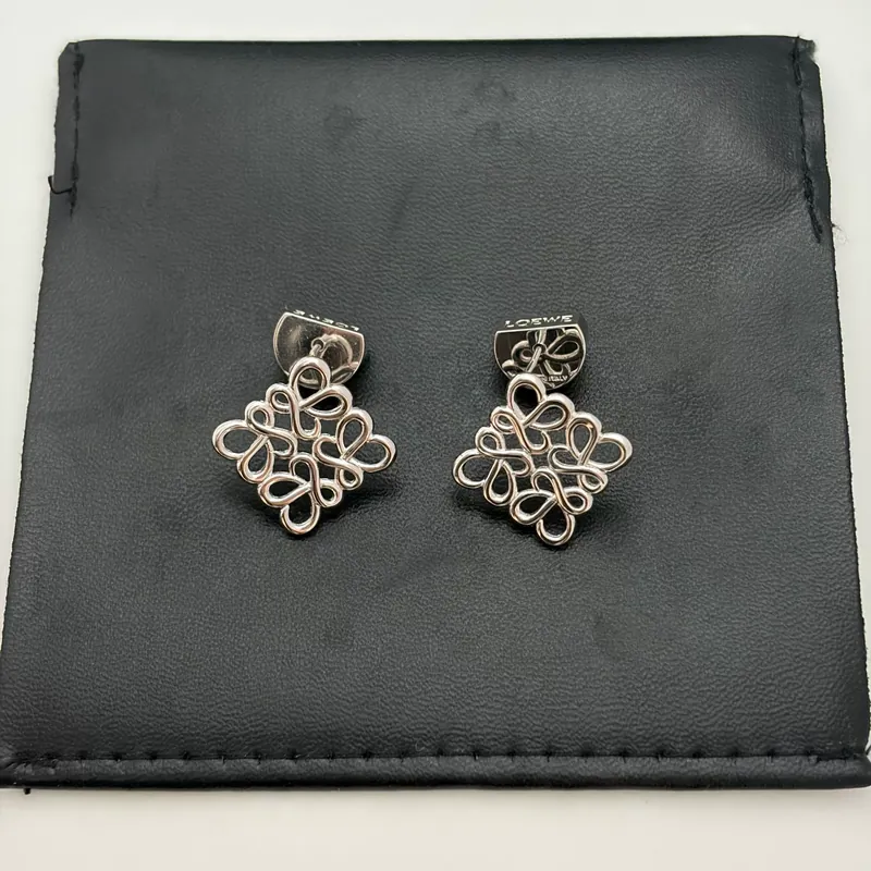 Geometrische Hohle-Ohrstecker, Gold