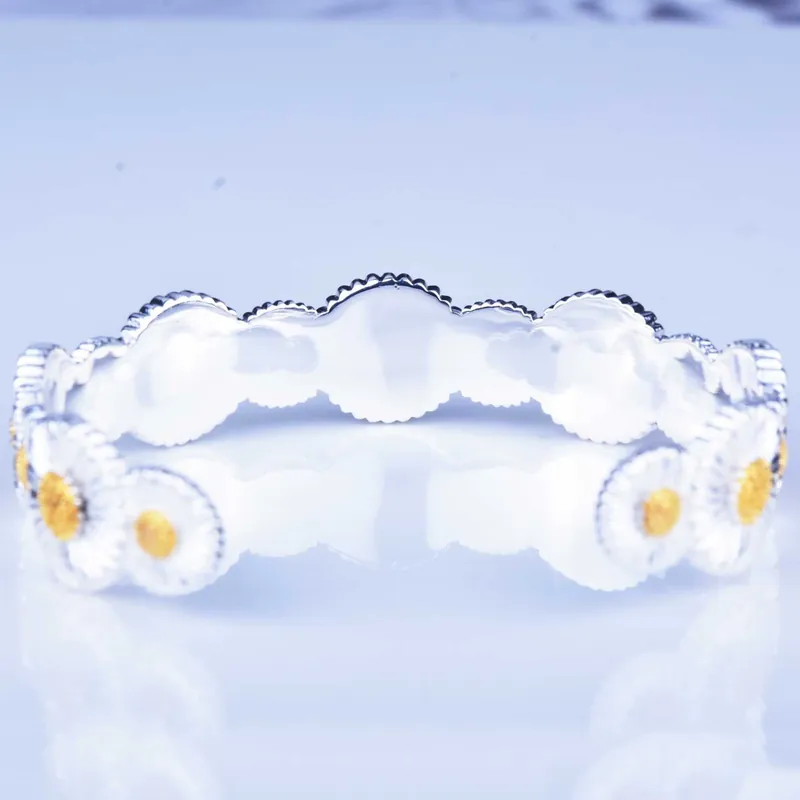 Italian Lace Bangle Daisy Design Silver Plated