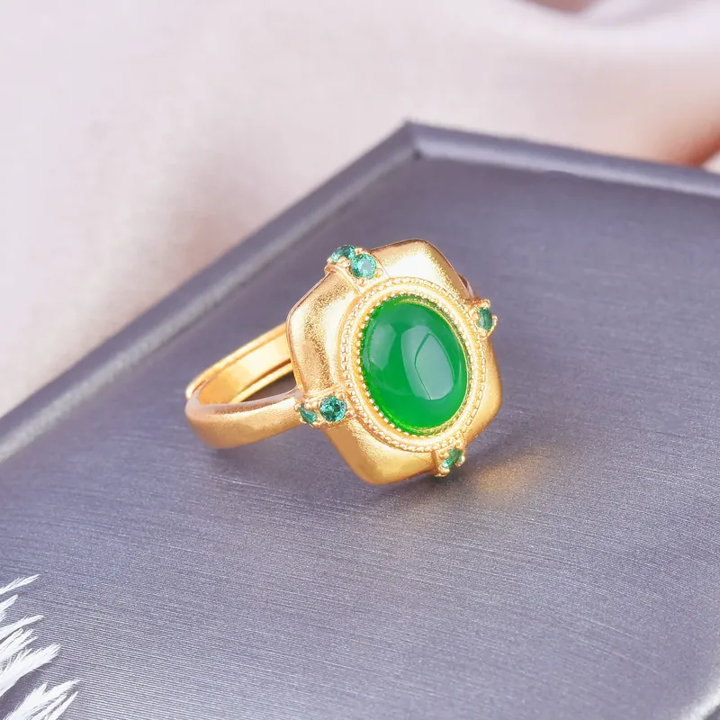 Italian Lace Ring Green Stone Gold Tone