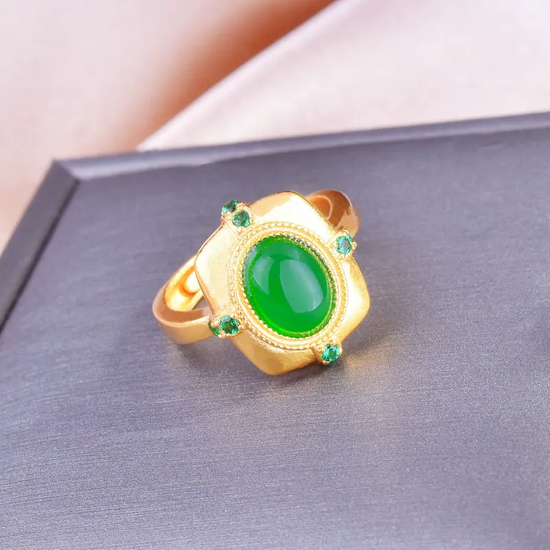Italian Lace Ring Green Stone Gold Tone