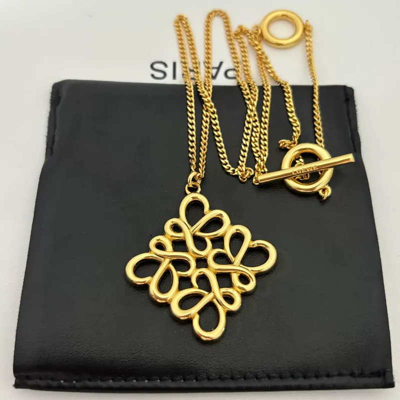 Cutout Geometric Pendant Necklace