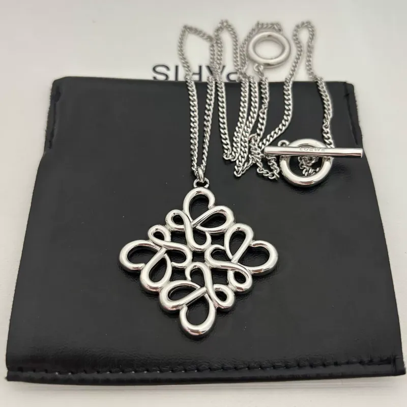 Cutout Geometric Pendant Necklace