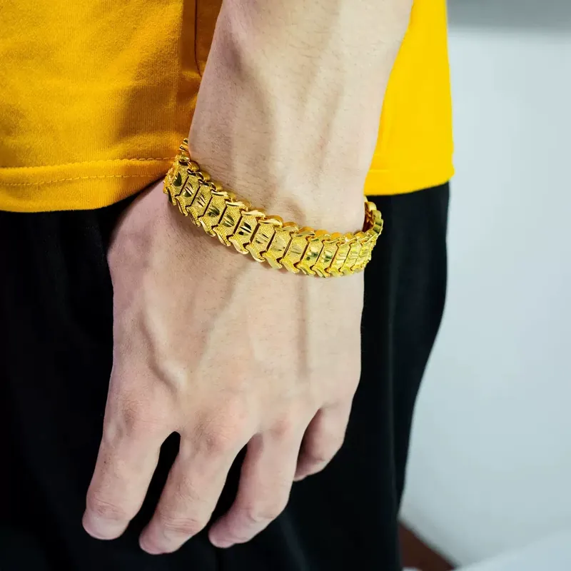Heart Link Bracelet Gold