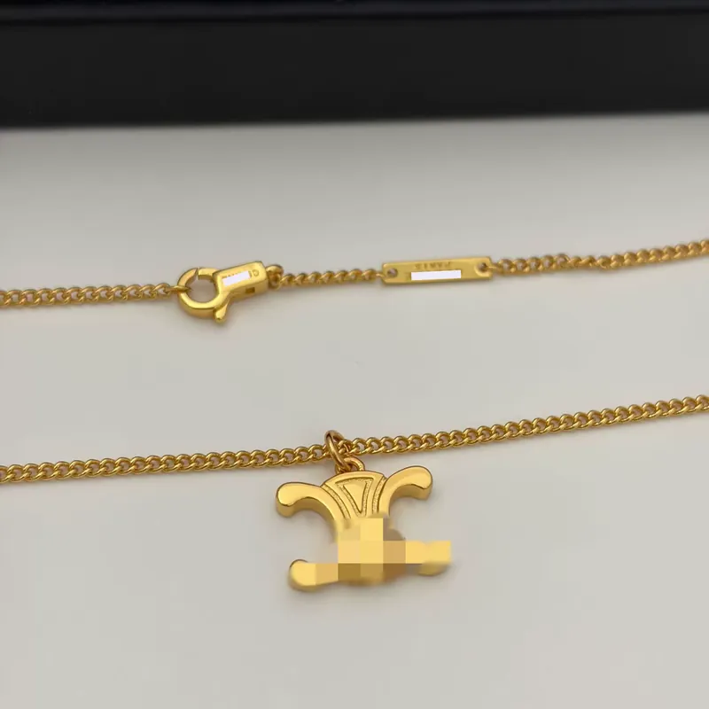 Colar de Logo em Arco Dourado