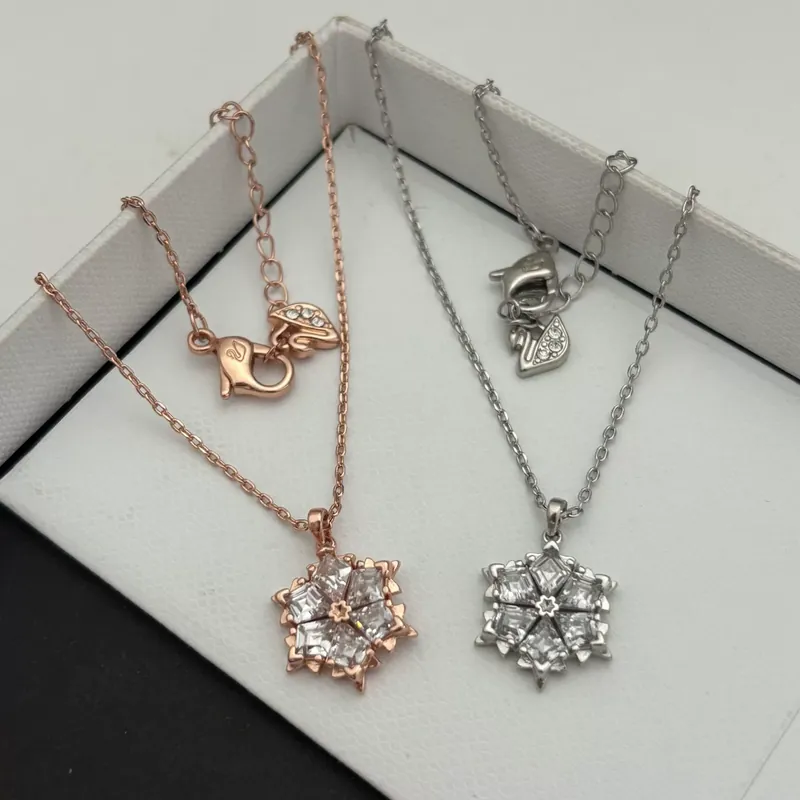 Zircon Snowflake Pendant Necklace Rose Gold