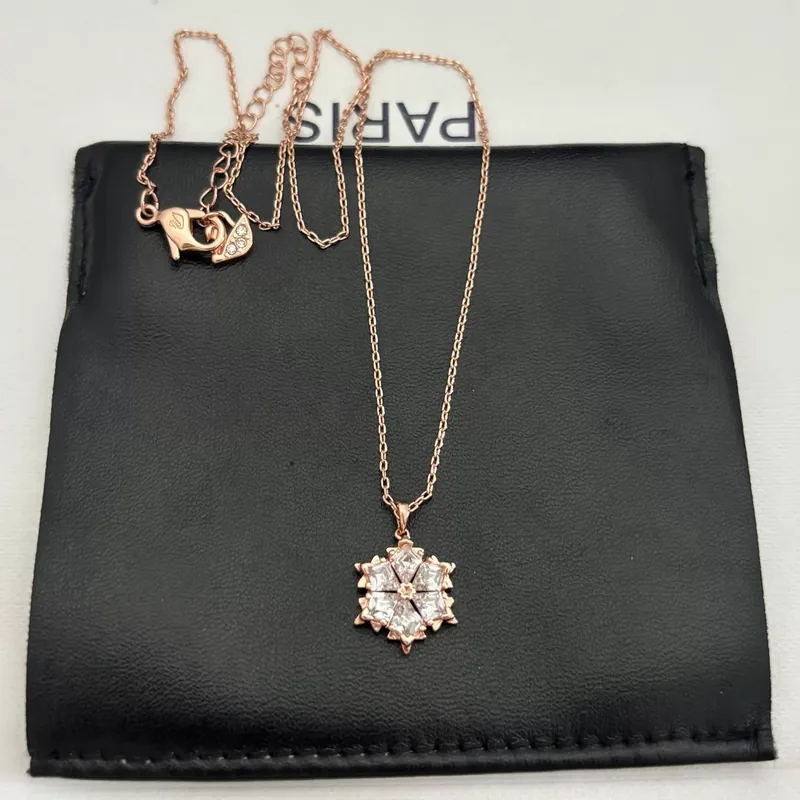 Zircon Snowflake Pendant Necklace Rose Gold