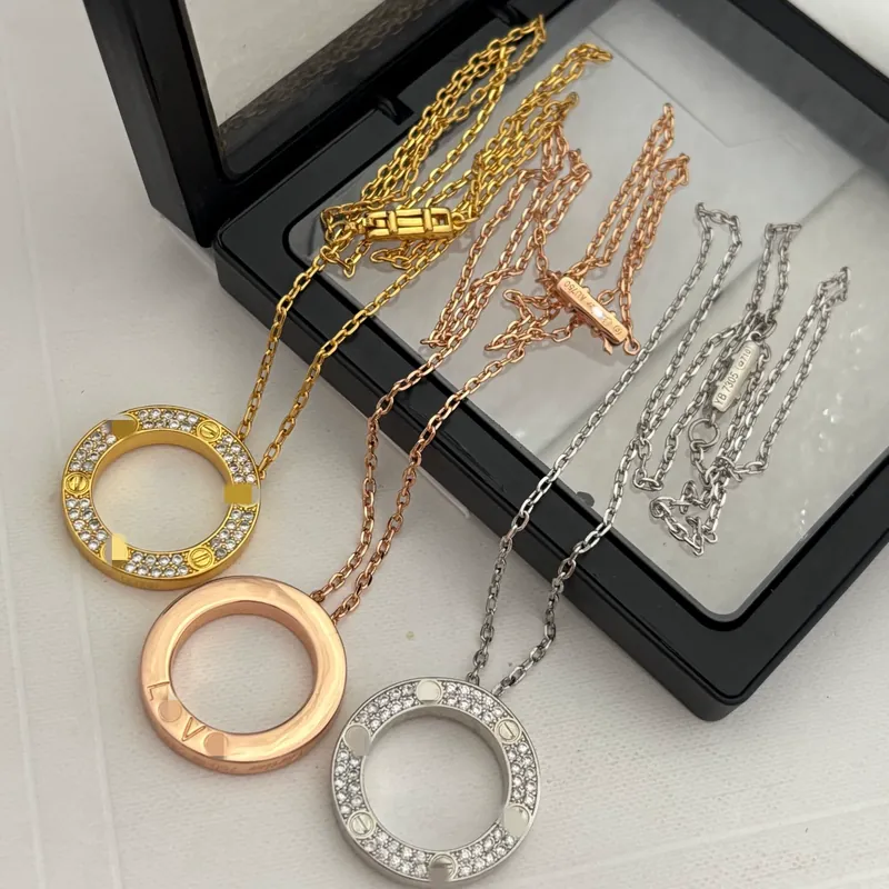 Zircon Round Pendant Necklace