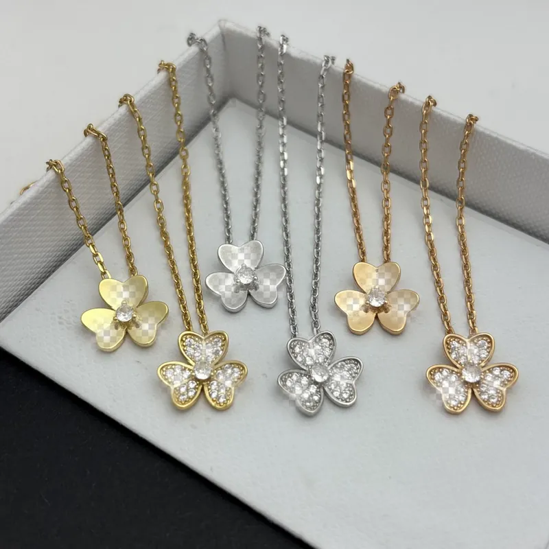 Zircon Clover Pendant Necklace